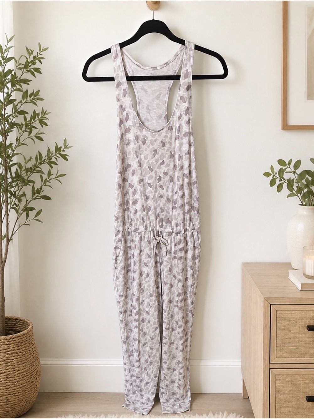 Aerie sleeveless jumpsuit size medium